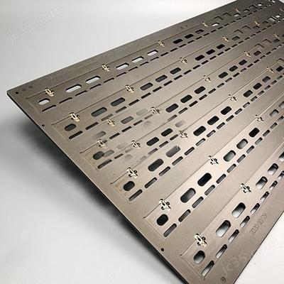 長(zhǎng)型LED燈條貼片夾具定制 提升LED貼裝治具與工裝治具的專業(yè)解決方案